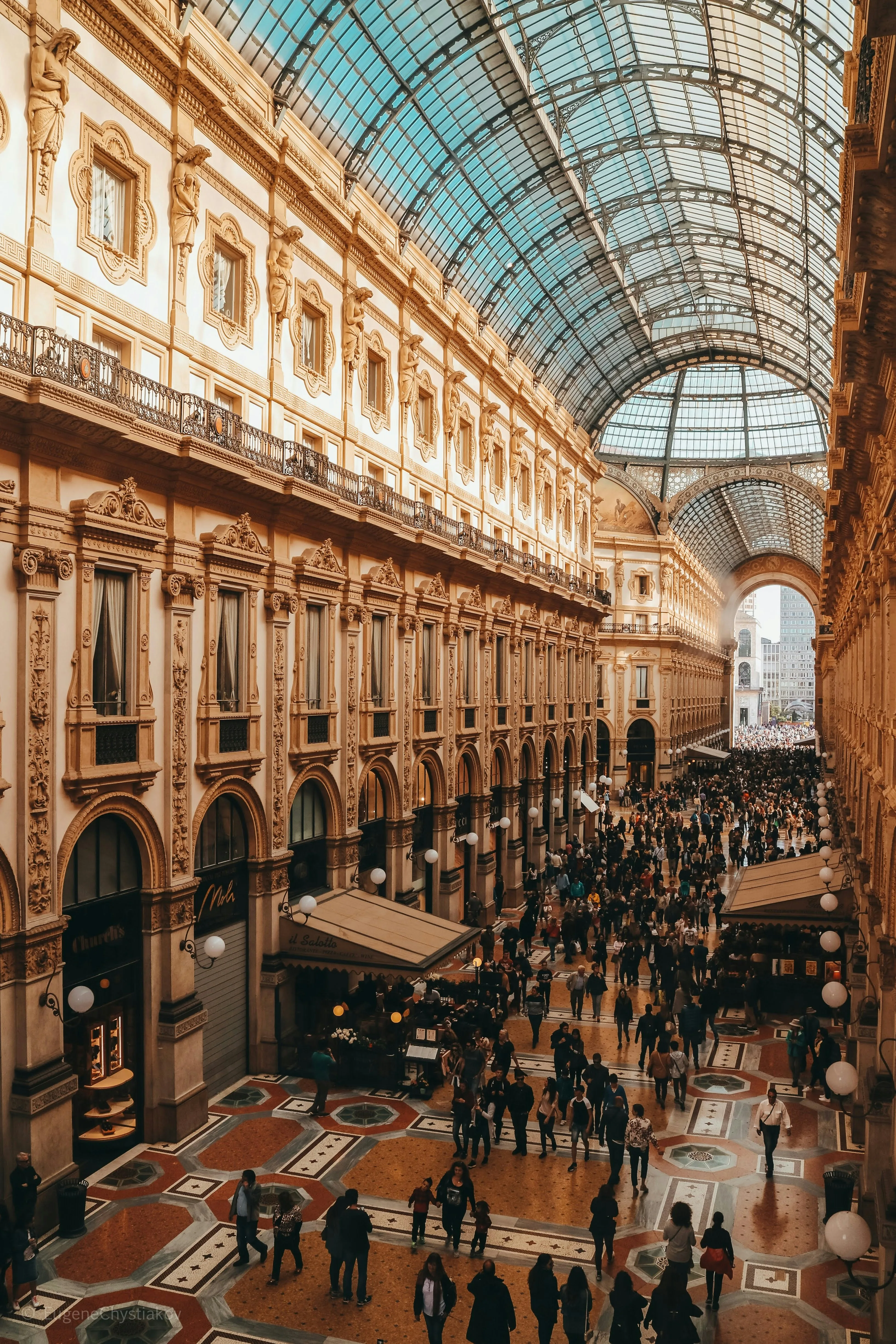 Commercial real estate investment in Italy