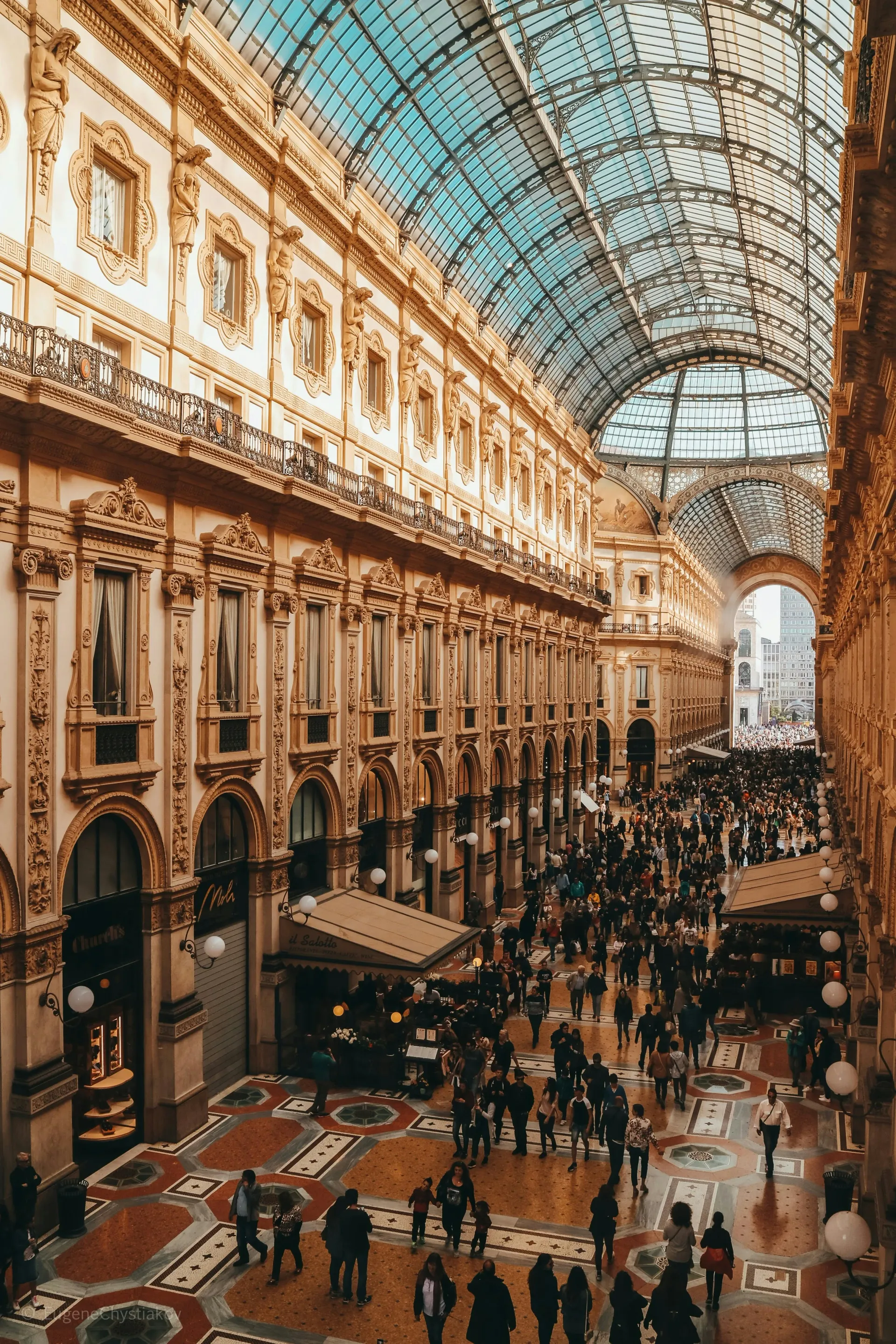 Commercial real estate investment in Italy